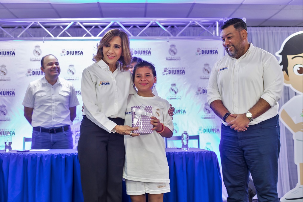 Escuela socio-deportiva “Formando Campeones” finaliza temporada 2023