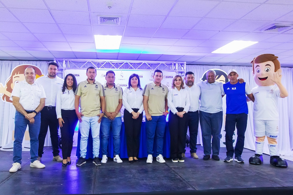 Escuela socio-deportiva “Formando Campeones” finaliza temporada 2023