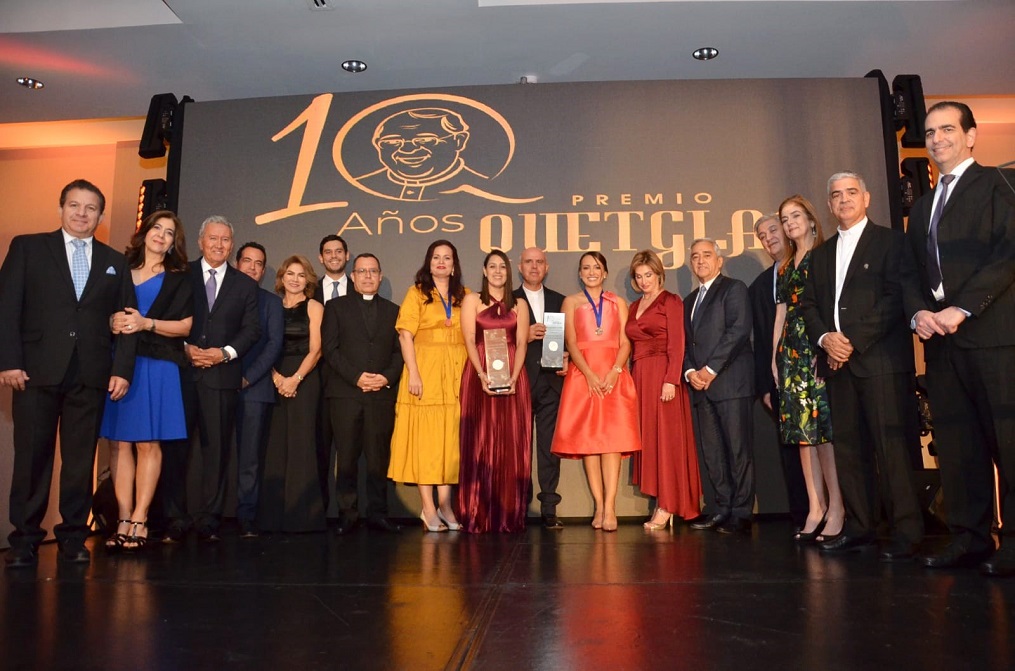 Galardonan con Premio Quetglas 2023 a Marcela Fernández y al padre Patricio Larrosa