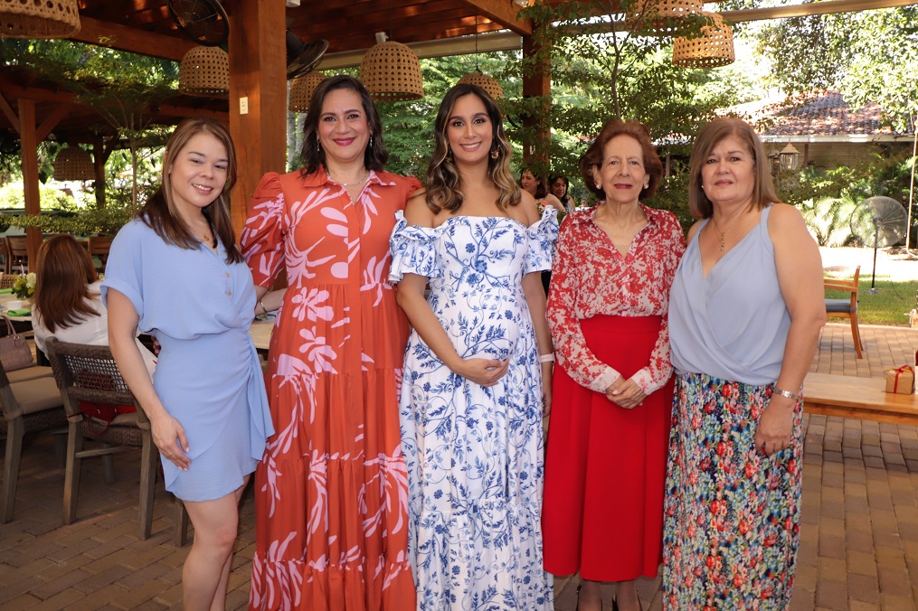 Un baby shower muy fresco en honor a Daniela Reyes para recibir a Alberto José