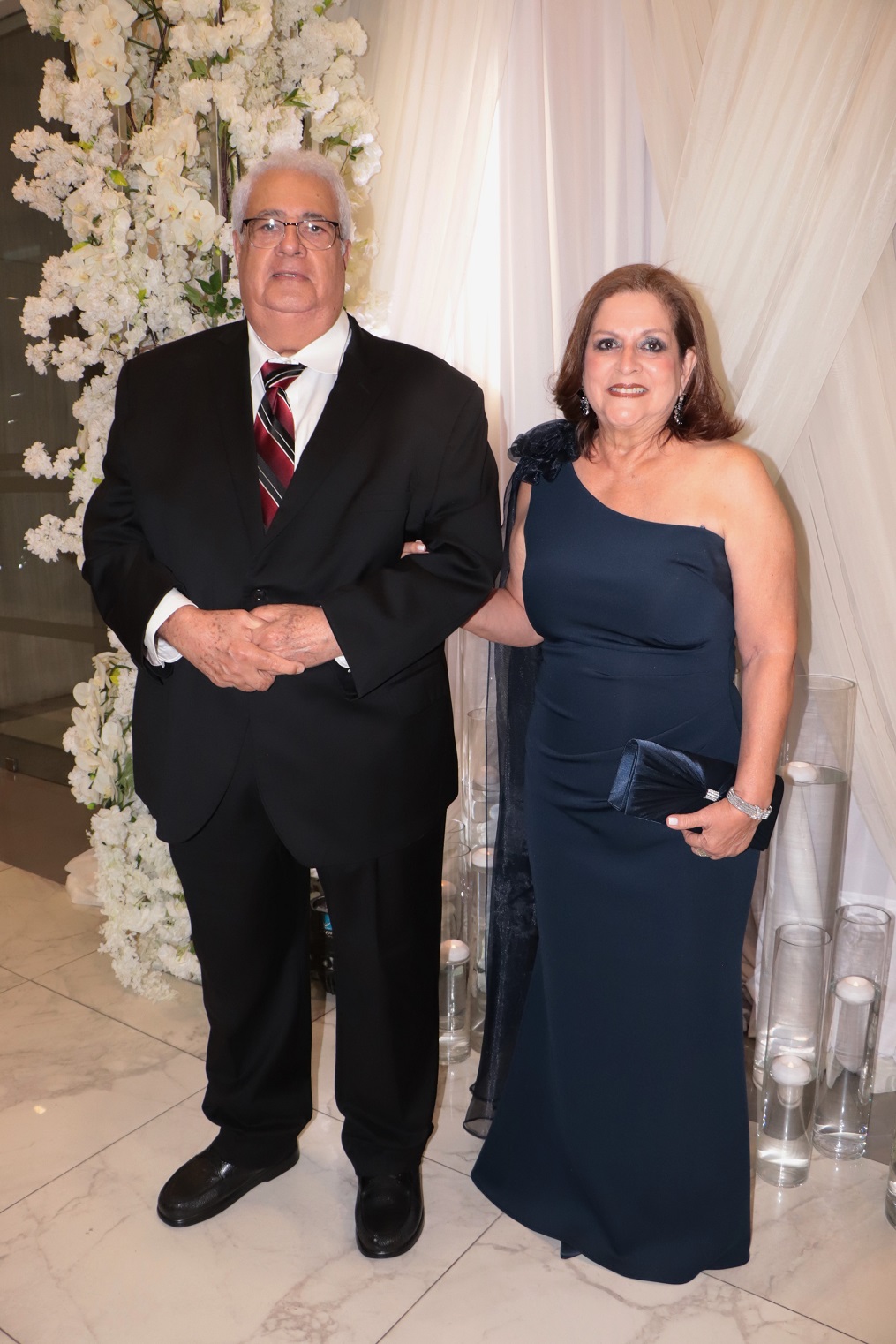 La boda de Emma Mejía y Roger D. Valladares: un pacto de Amor y una historia memorable