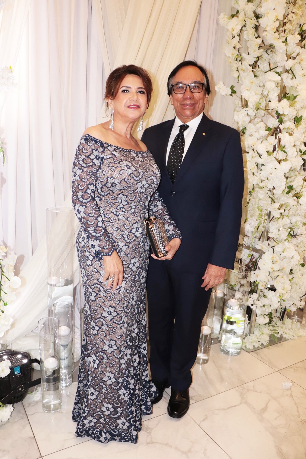 La boda de Emma Mejía y Roger D. Valladares: un pacto de Amor y una historia memorable