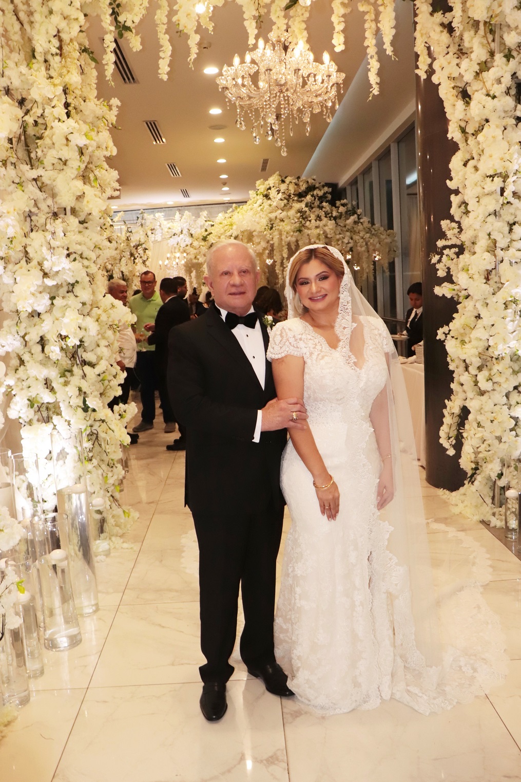 La boda de Emma Mejía y Roger D. Valladares: un pacto de Amor y una historia memorable