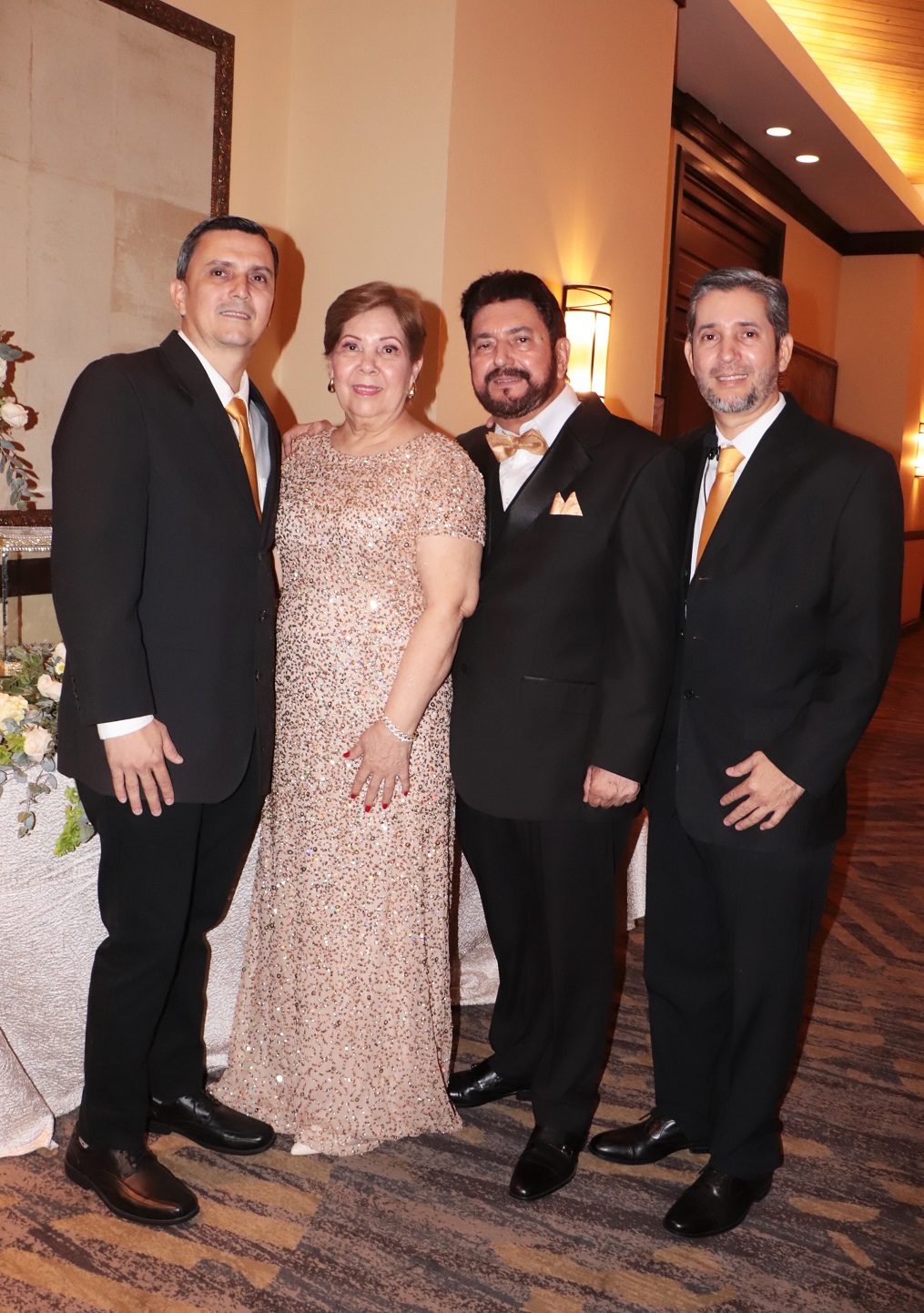 Emerson Enamorado y Miriam Pineda de Enamorado celebran sus Bodas de Oro de