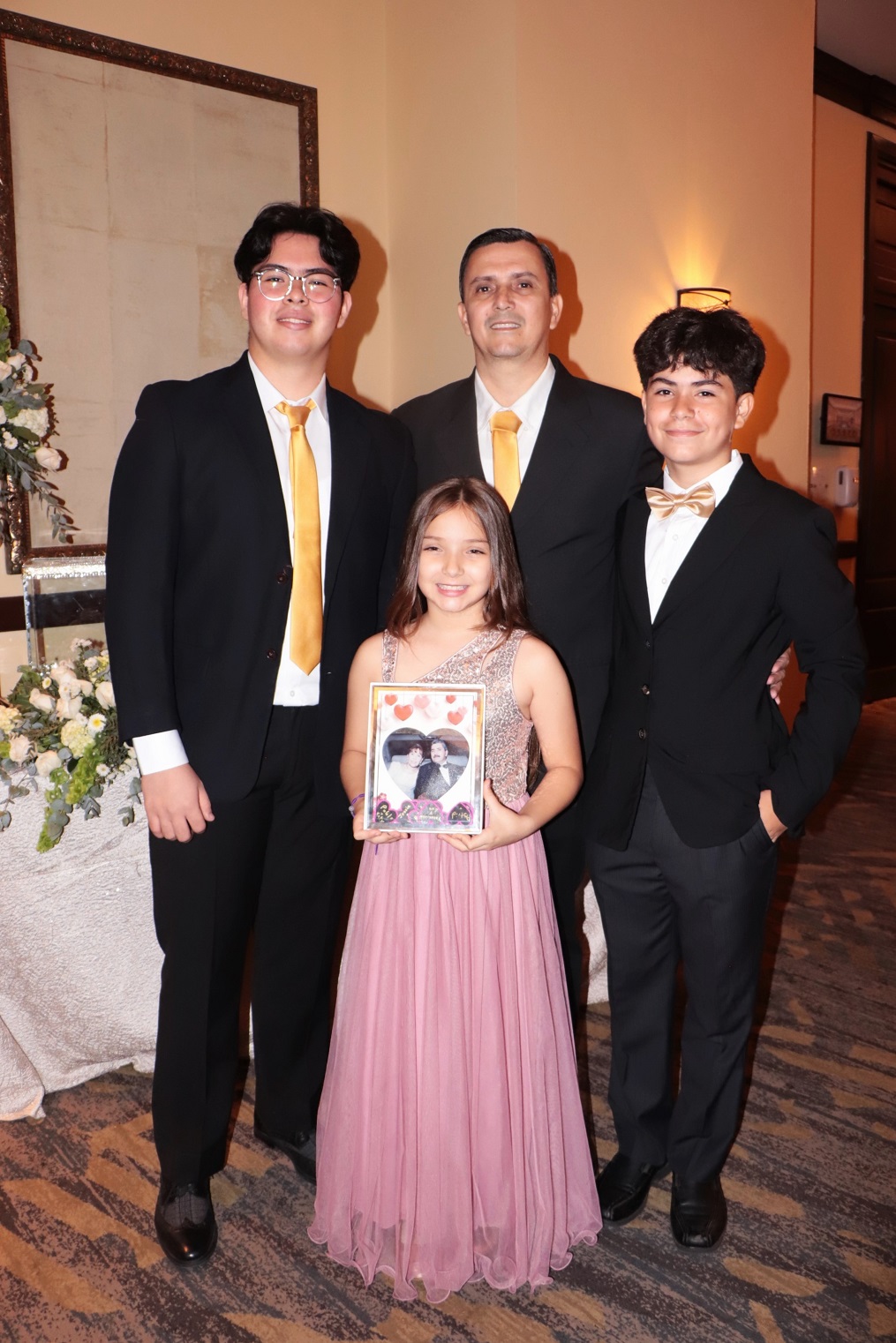 Don Emerson y doña Miriam Enamorado con sus hijos Johan y Jossie Enamorado Pineda