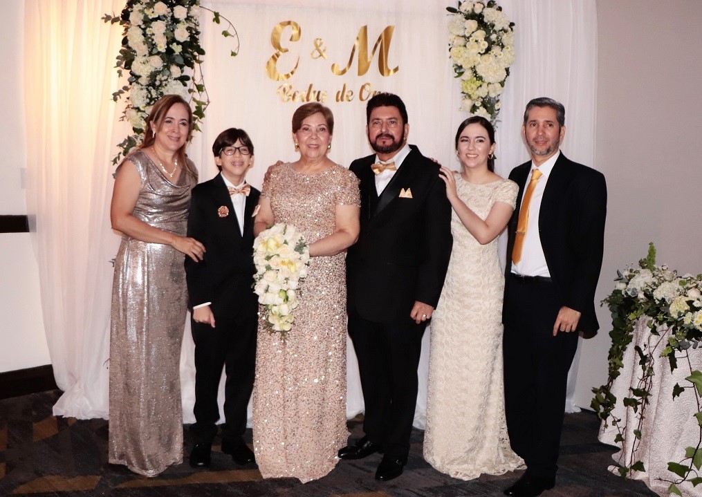 Don Emerson y doña Miriam Enamorado con sus hijos Johan y Jossie Enamorado Pineda