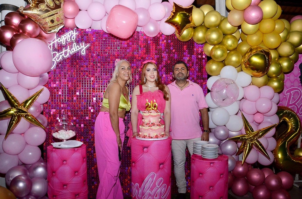Festejo de cumpleaños al estilo Barbie para Brisa Rubí Amaya