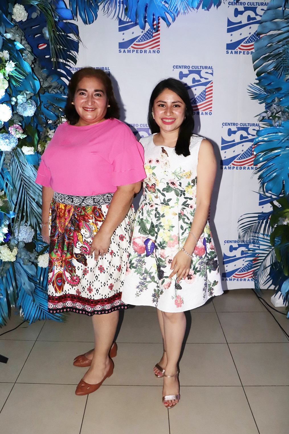 Centro Cultural Sampedrano rinde homenaje a dos destacadas damas con el premio 'Esencia de Mujer' 2024