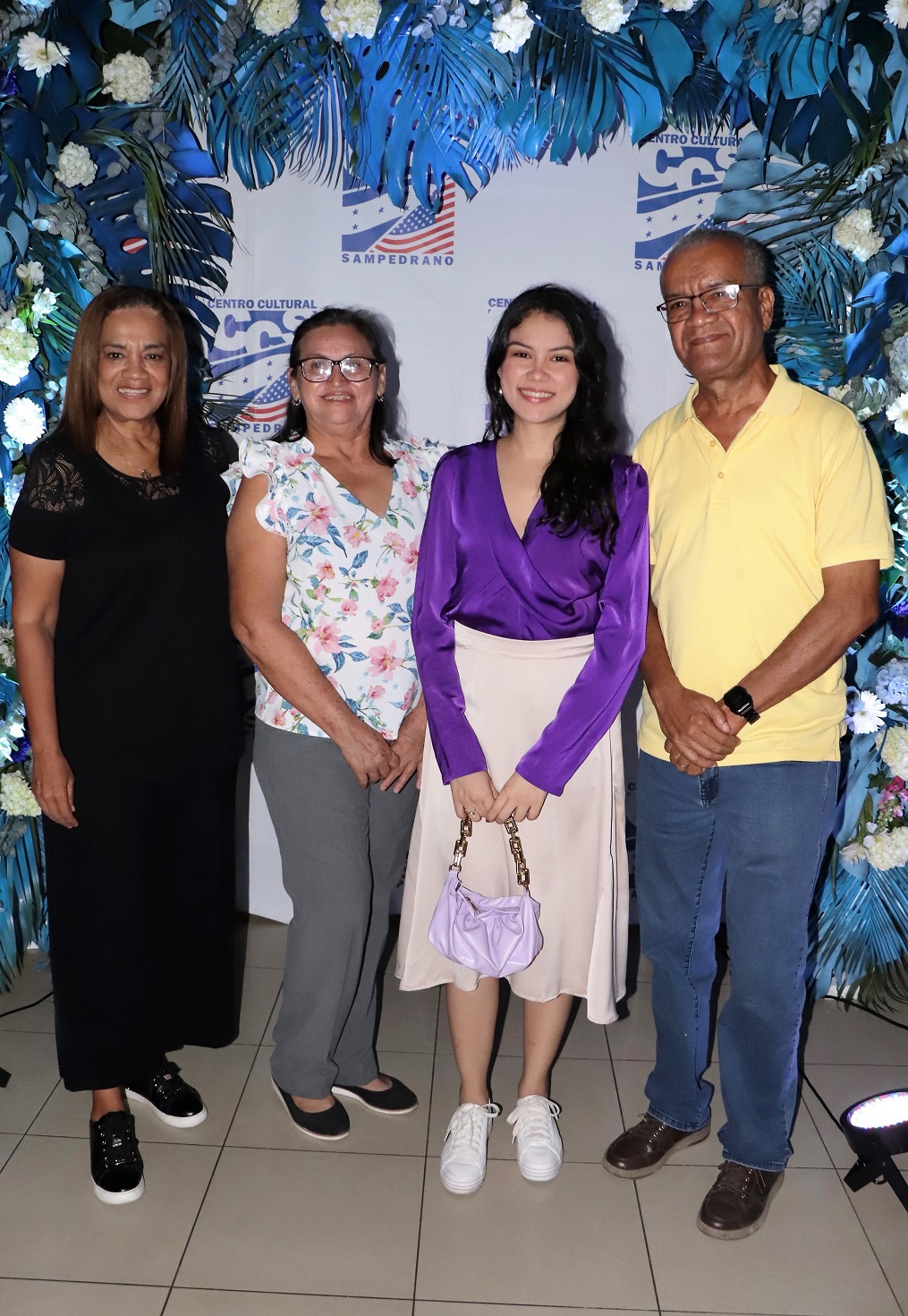 Centro Cultural Sampedrano rinde homenaje a dos destacadas damas con el premio 'Esencia de Mujer' 2024