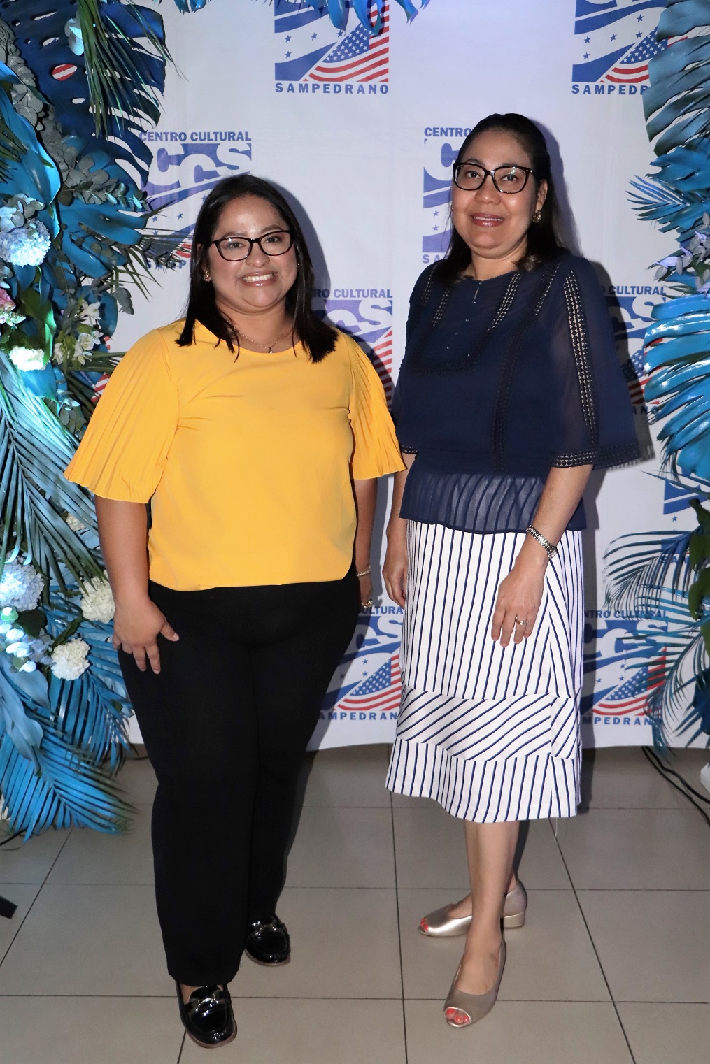 Centro Cultural Sampedrano rinde homenaje a dos destacadas damas con el premio 'Esencia de Mujer' 2024