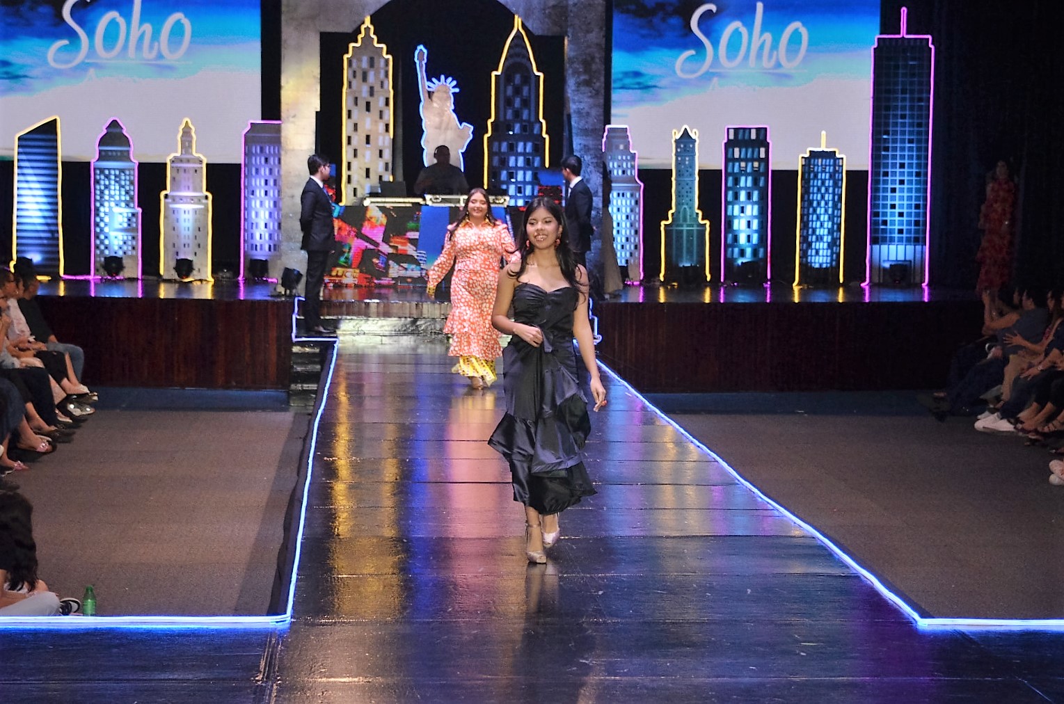 Fashion of Fifth de los seniors 2024 de la Escuela Internacional Sampedrana