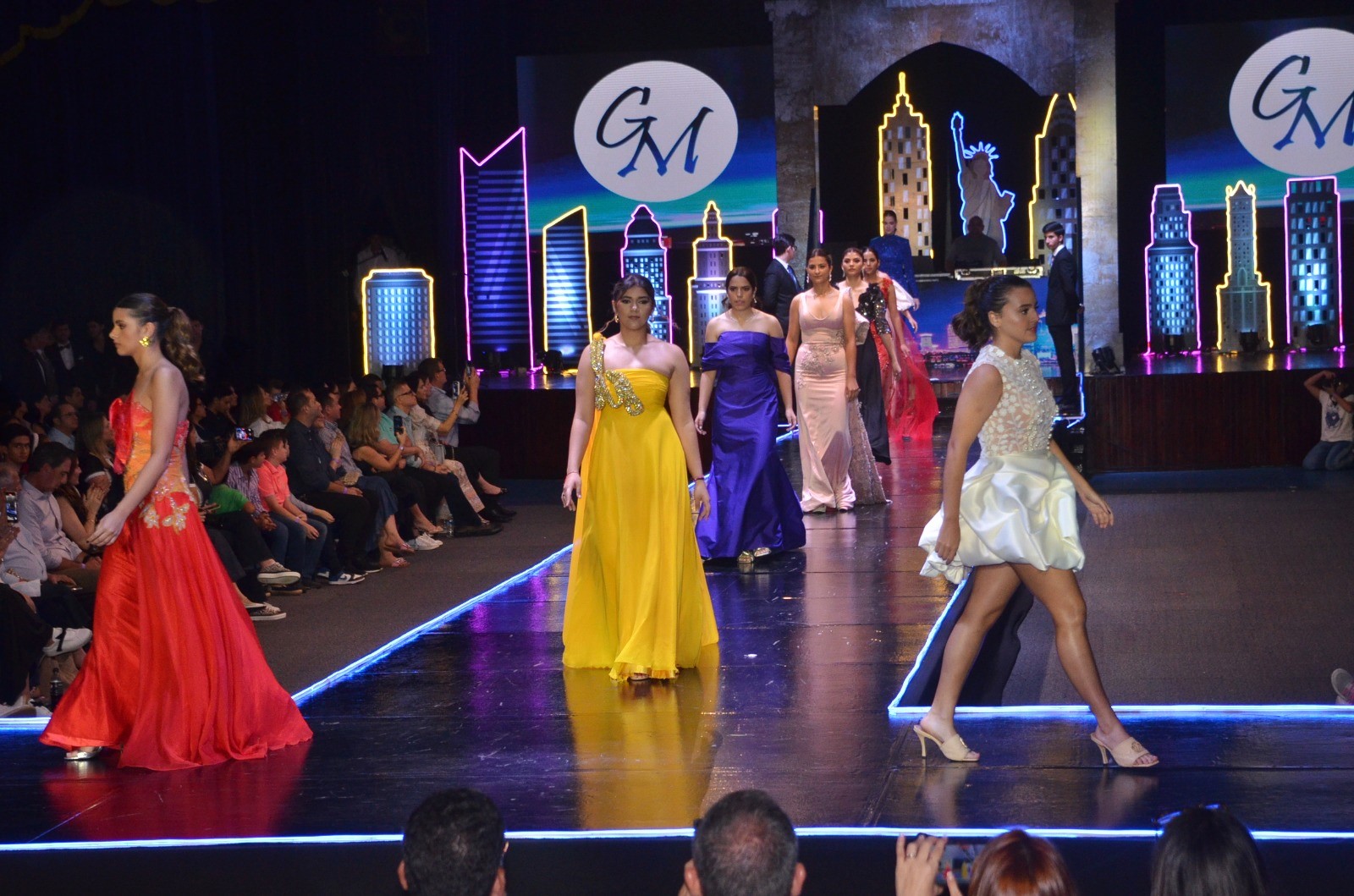 Fashion of Fifth de los seniors 2024 de la Escuela Internacional Sampedrana