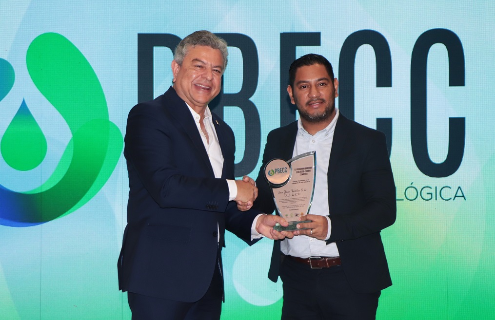 Nueve empresas hondureñas son distinguidas con el galardón “Bandera Ecológica - Cambio Climático”