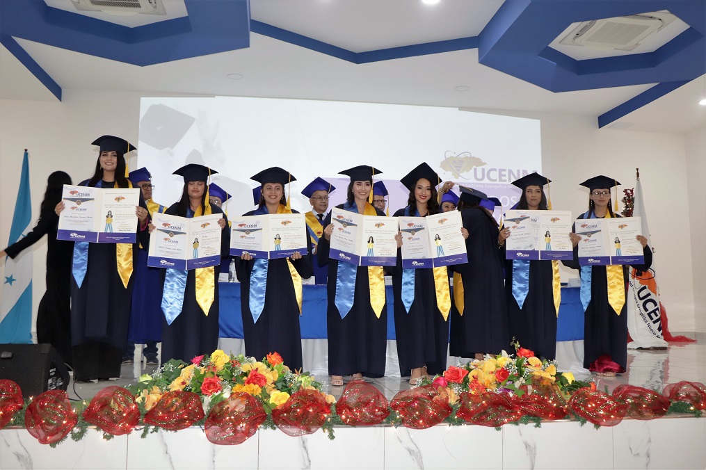 La UCENM celebra con orgullo la graduación de 109 nuevos profesionales en posgrado y pregrado