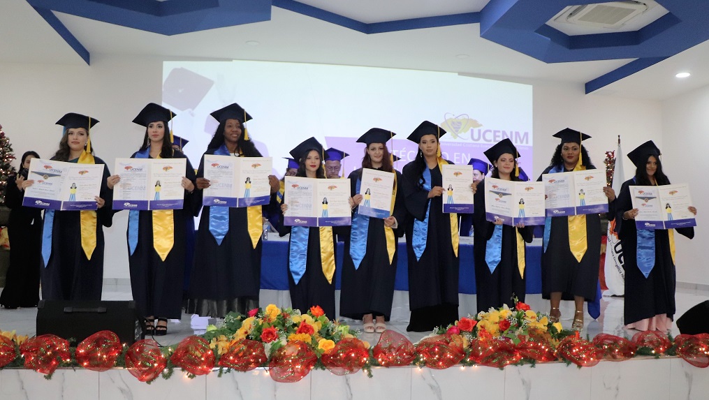 La UCENM celebra con orgullo la graduación de 109 nuevos profesionales en posgrado y pregrado