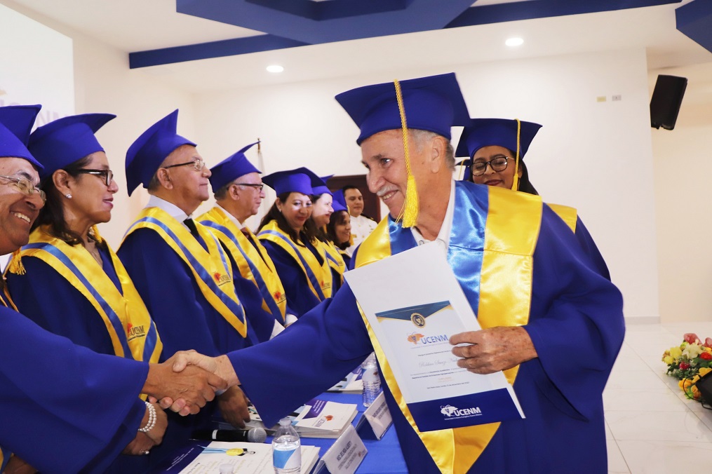 La UCENM celebra con orgullo la graduación de 109 nuevos profesionales en posgrado y pregrado