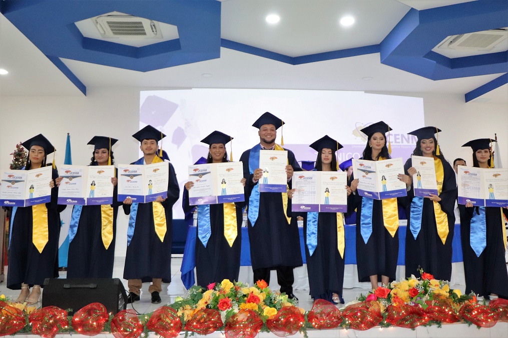 La UCENM celebra con orgullo la graduación de 109 nuevos profesionales en posgrado y pregrado