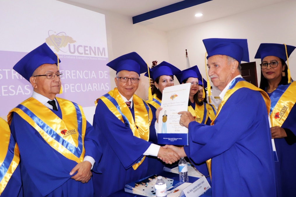 La UCENM celebra con orgullo la graduación de 109 nuevos profesionales en posgrado y pregrado