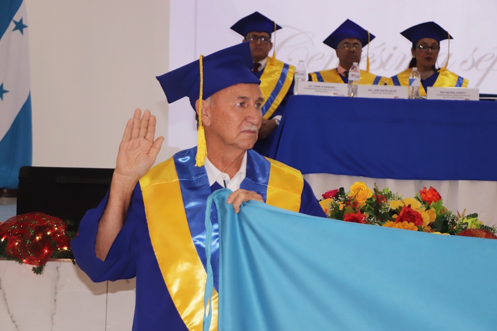 La UCENM celebra con orgullo la graduación de 109 nuevos profesionales en posgrado y pregrado