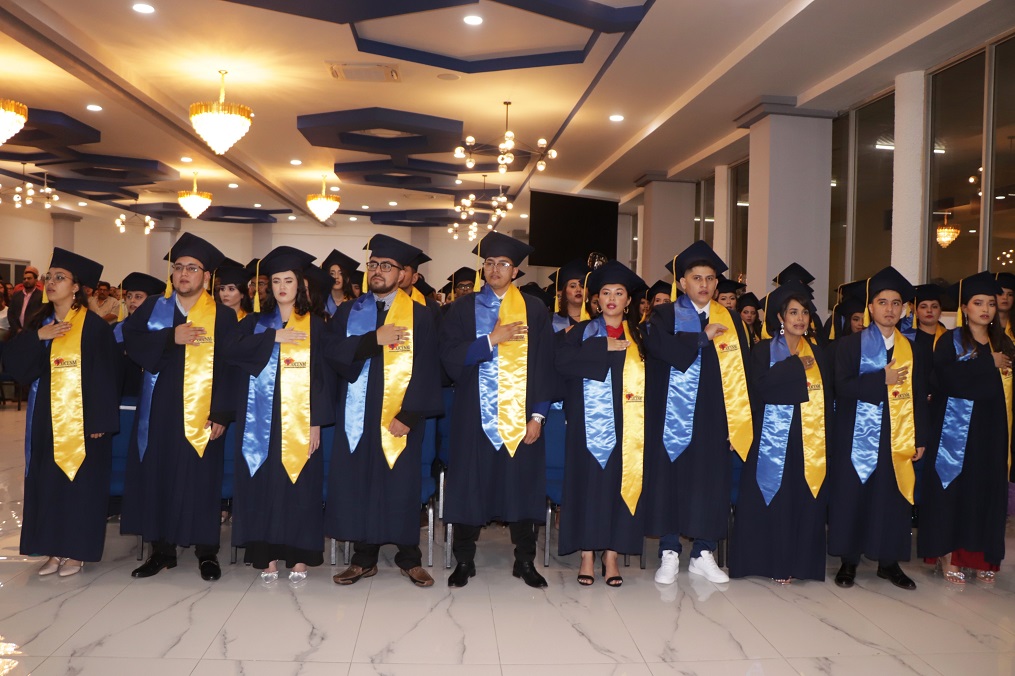 La UCENM celebra con orgullo la graduación de 109 nuevos profesionales en posgrado y pregrado