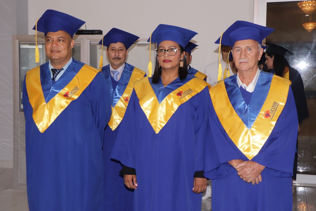 La UCENM celebra con orgullo la graduación de 109 nuevos profesionales en posgrado y pregrado