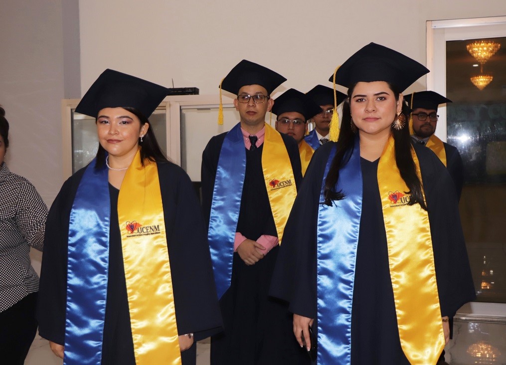 La UCENM celebra con orgullo la graduación de 109 nuevos profesionales en posgrado y pregrado