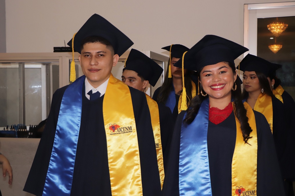 La UCENM celebra con orgullo la graduación de 109 nuevos profesionales en posgrado y pregrado