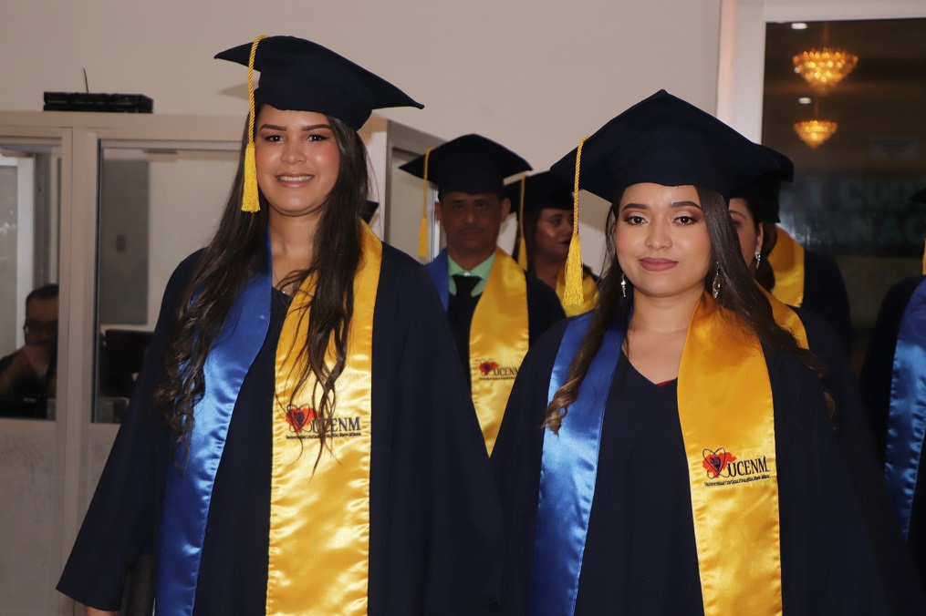 La UCENM celebra con orgullo la graduación de 109 nuevos profesionales en posgrado y pregrado