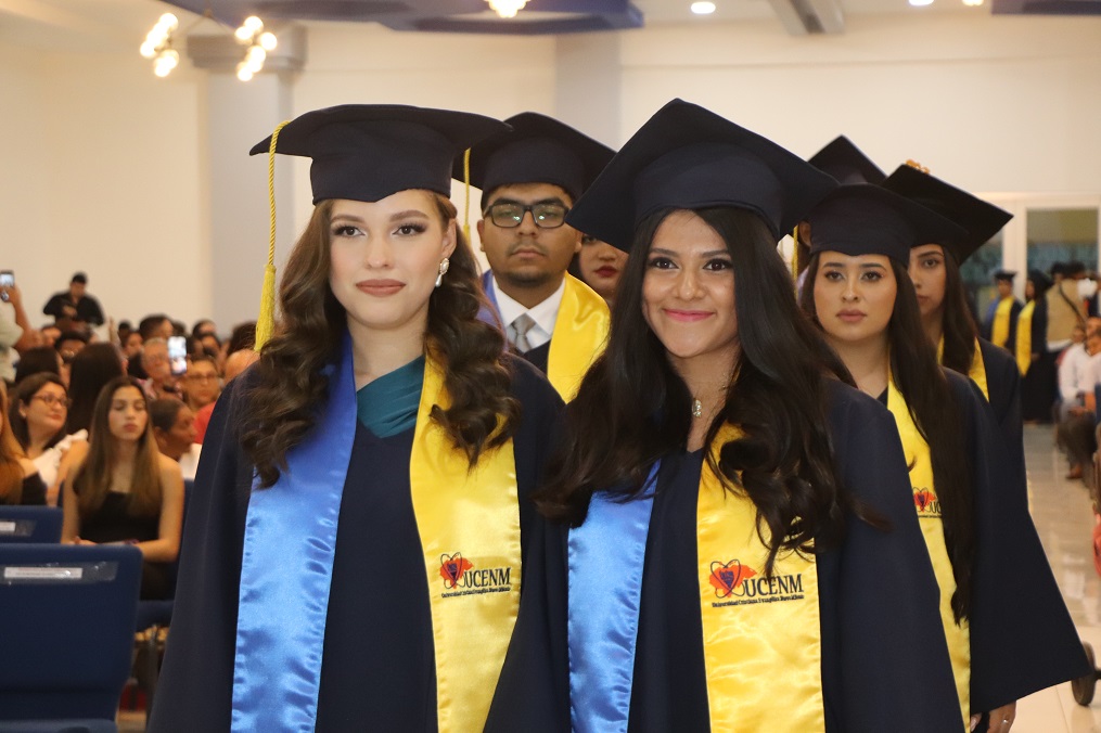 La UCENM celebra con orgullo la graduación de 109 nuevos profesionales en posgrado y pregrado