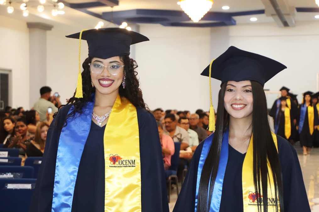 La UCENM celebra con orgullo la graduación de 109 nuevos profesionales en posgrado y pregrado