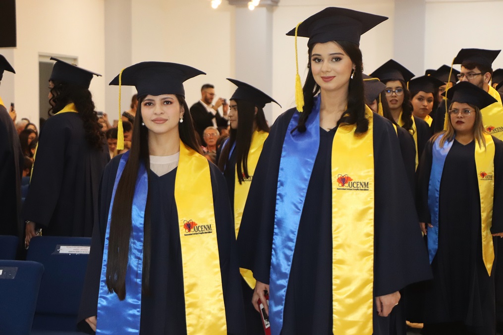 La UCENM celebra con orgullo la graduación de 109 nuevos profesionales en posgrado y pregrado