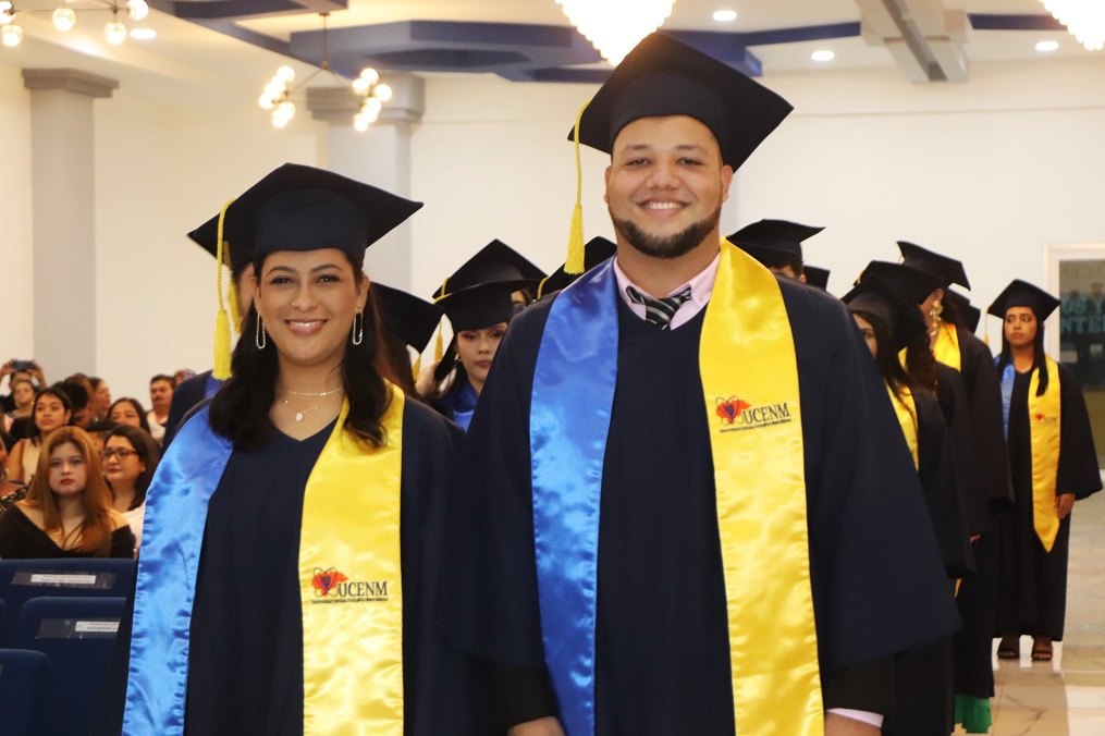 La UCENM celebra con orgullo la graduación de 109 nuevos profesionales en posgrado y pregrado