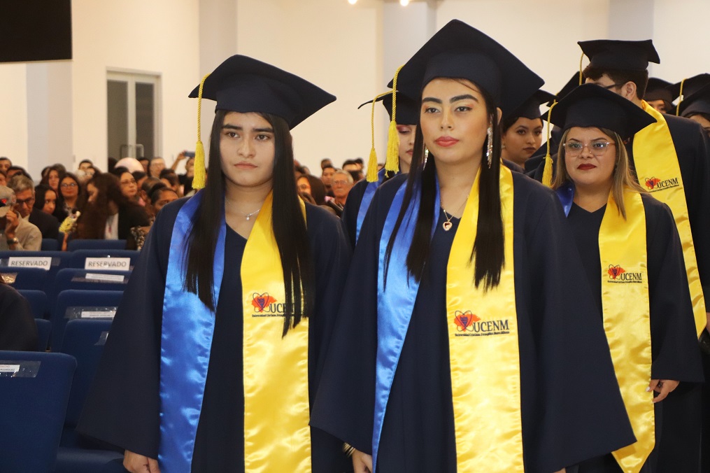 La UCENM celebra con orgullo la graduación de 109 nuevos profesionales en posgrado y pregrado