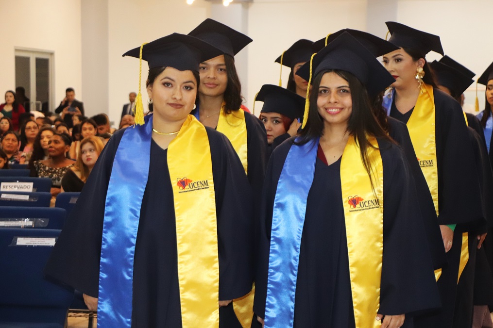 La UCENM celebra con orgullo la graduación de 109 nuevos profesionales en posgrado y pregrado