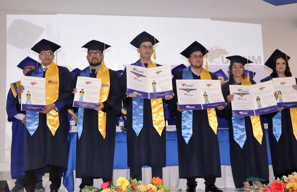 La UCENM celebra con orgullo la graduación de 109 nuevos profesionales en posgrado y pregrado