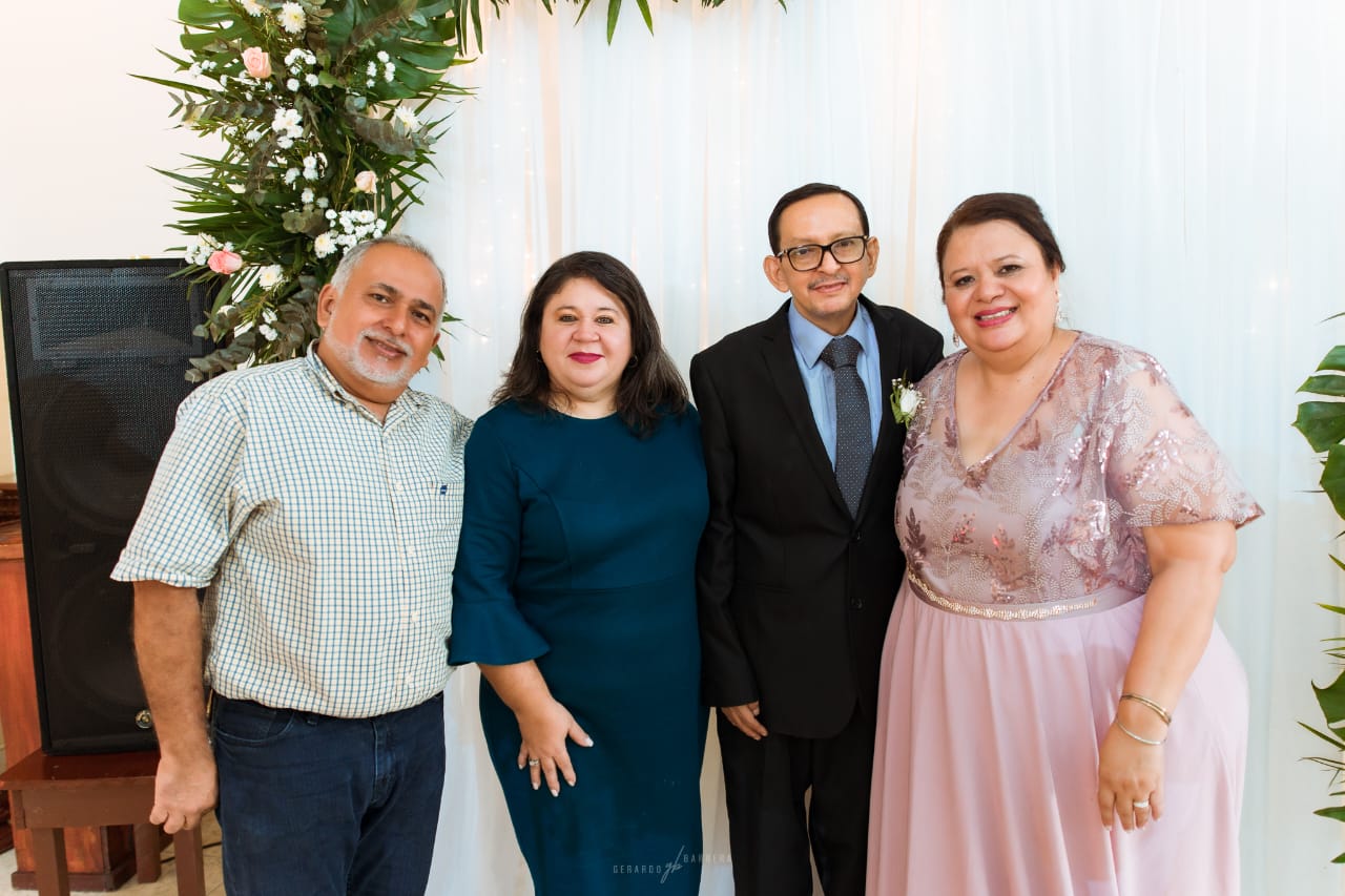 35 años de amor en las “Bodas de Coral” de Mario y Lidabel Sánchez de Mena