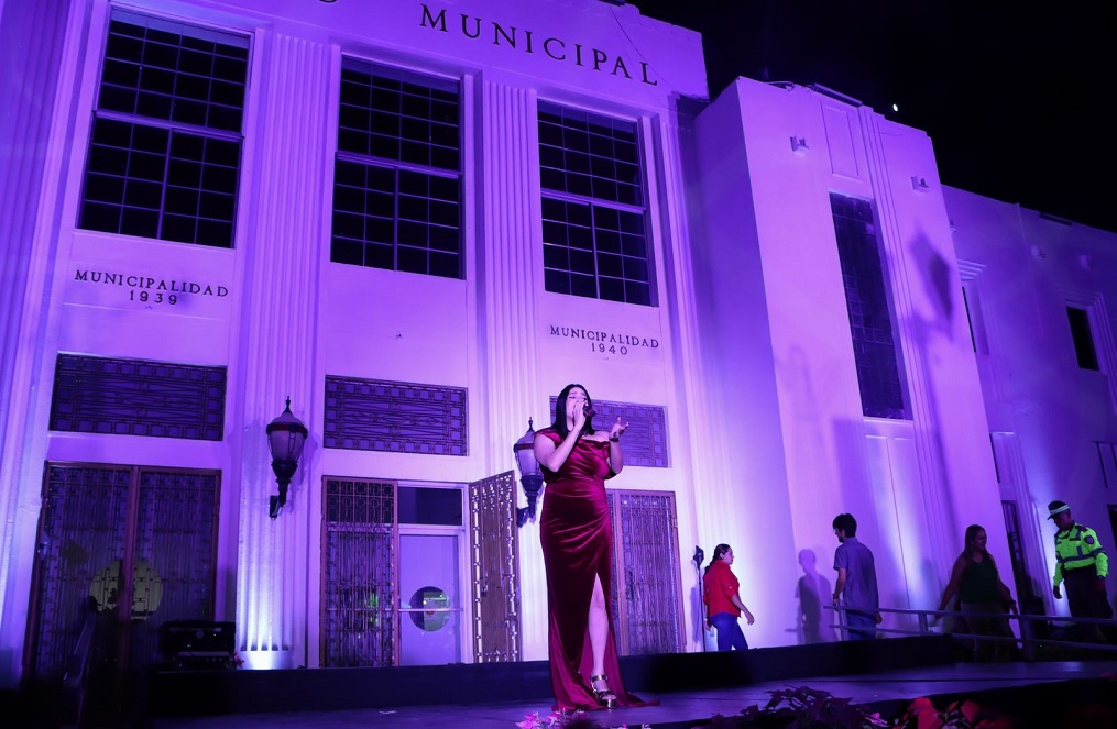 Inauguran la Navidad en San Pedro Sula con encendido del árbol en el parque central