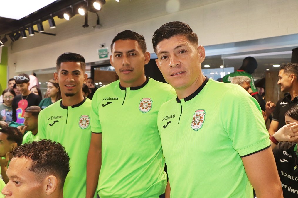 Diunsa y Club Deportivo Marathón presentan las nuevas camisetas para la temporada 2024-2025