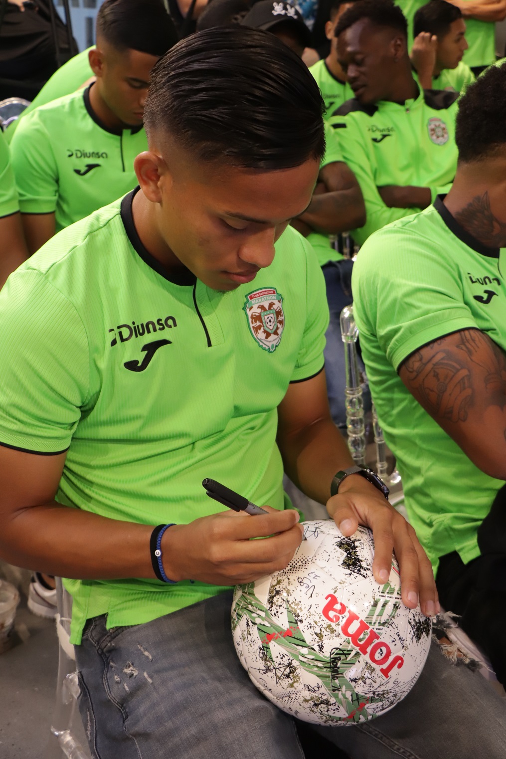 Diunsa y Club Deportivo Marathón presentan las nuevas camisetas para la temporada 2024-2025