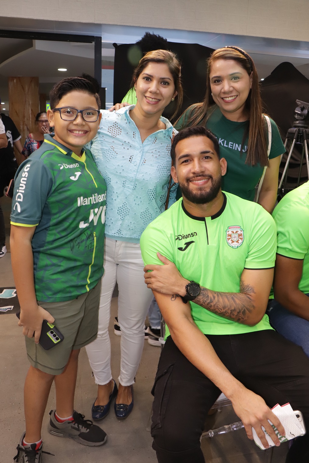 Diunsa y Club Deportivo Marathón presentan las nuevas camisetas para la temporada 2024-2025