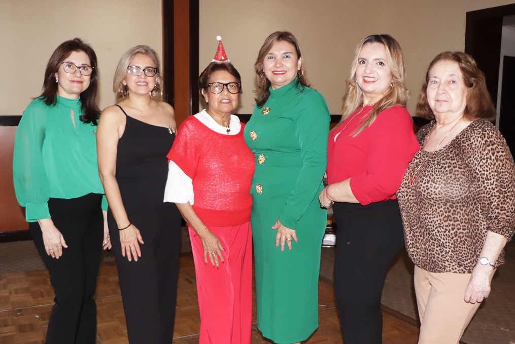 Alegre convivio navideño de socias del Club Internacional de Mujeres 