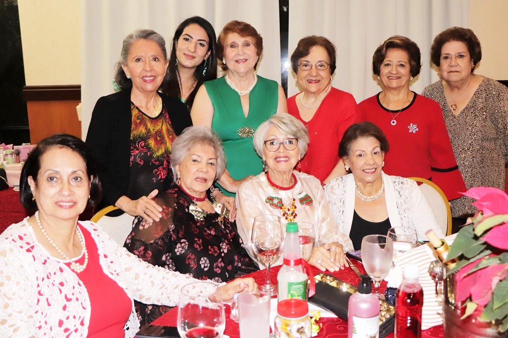 Alegre convivio navideño de socias del Club Internacional de Mujeres 