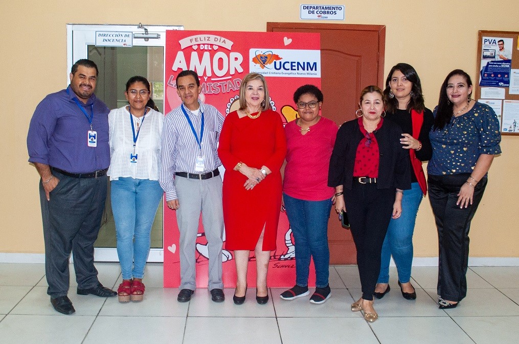 Alegre celebración de Día del Amor y la Amistad en UCENM