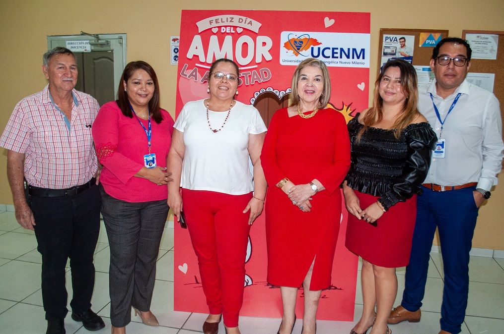 Alegre celebración de Día del Amor y la Amistad en UCENM