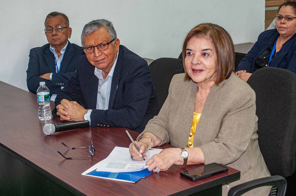 UCENM suscribe importante Convenio de servicios tecnológicos con la empresa Devs Partners LLC