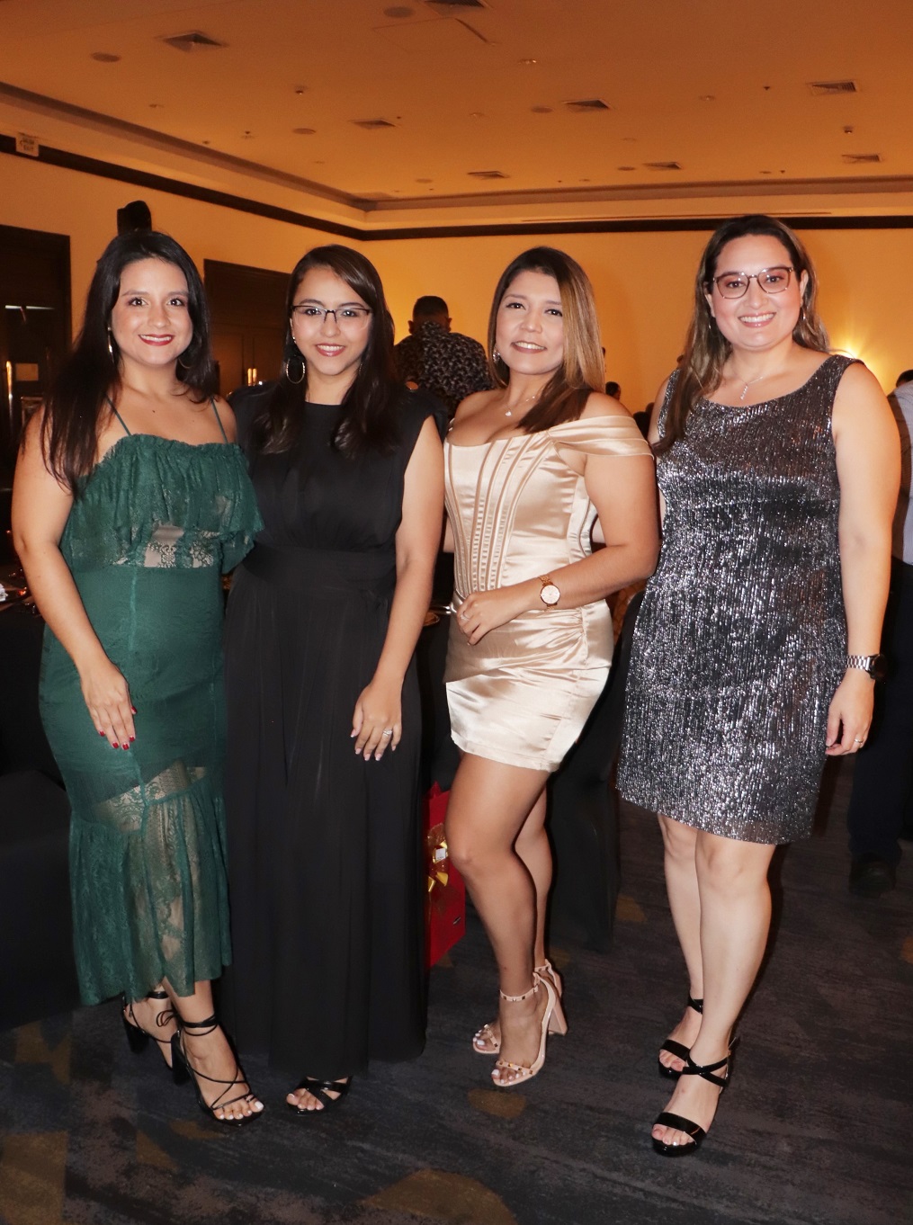 “Eat, Drink & be Merry”: Ameno festejo navideño en el Hotel Real Intercontinental