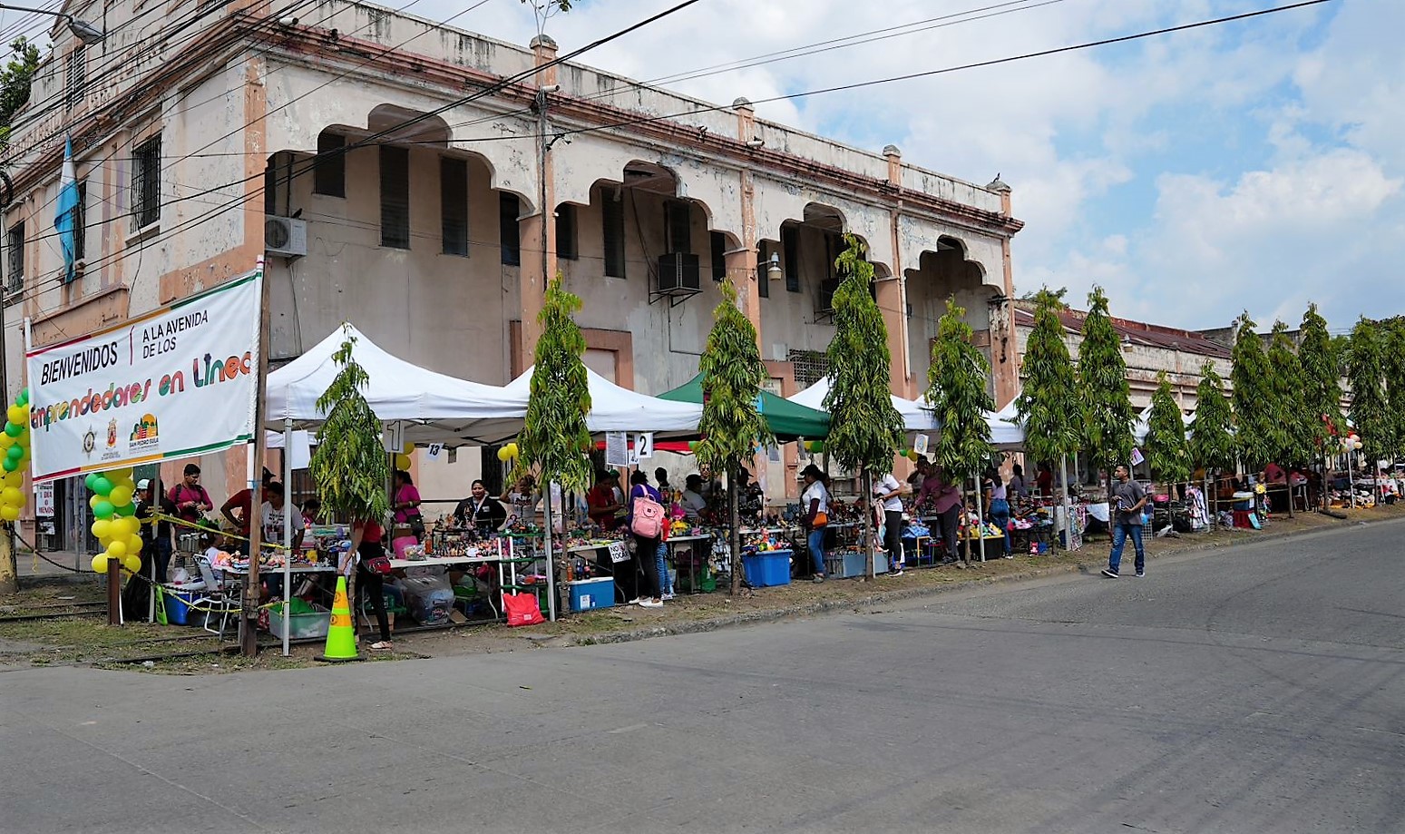 Vendedores del comercio en línea de San Pedro Sula ahora entregan sus productos en un nuevo espacio