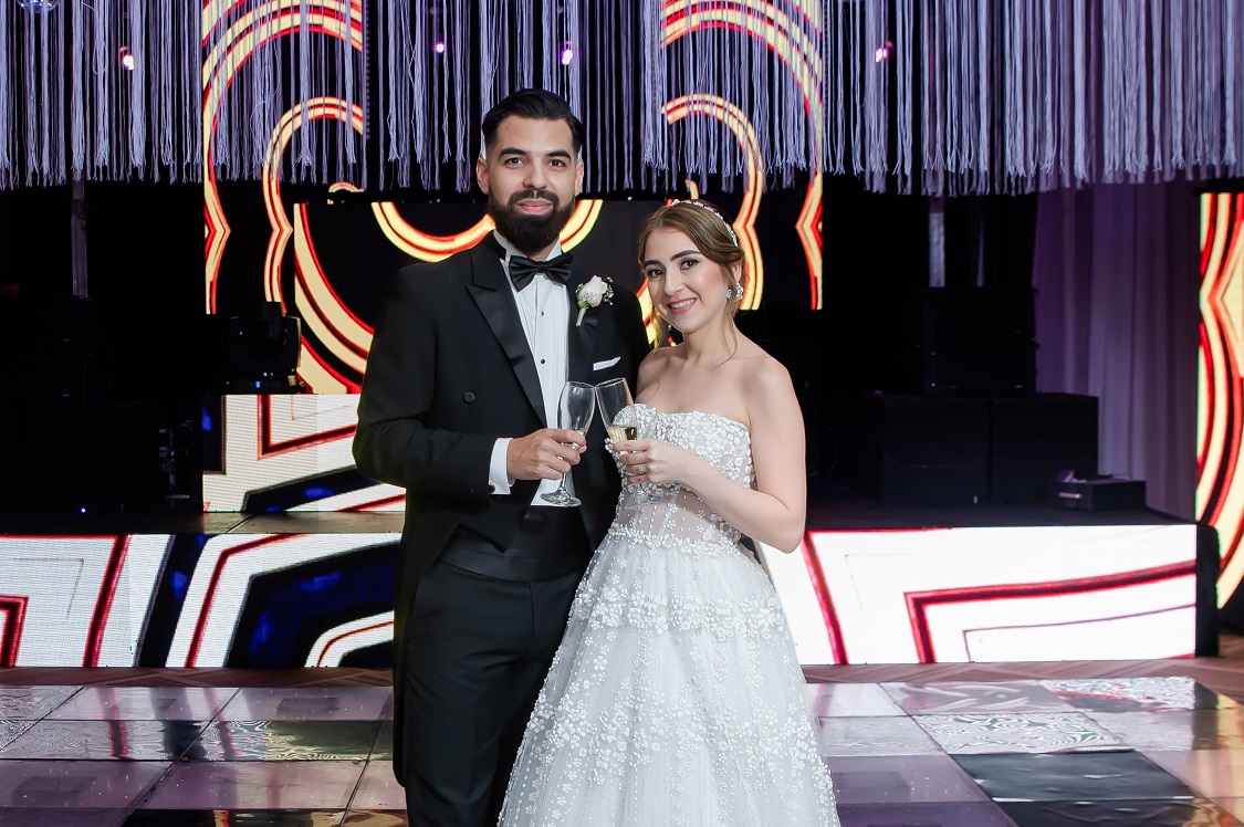 Brindis por la felicidad de Kirt Merren y Karime Canahuti
