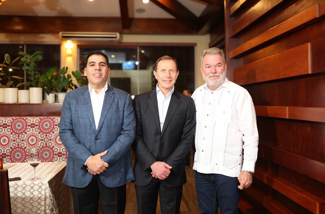 Cóctel en honor de Emilio Butragueño