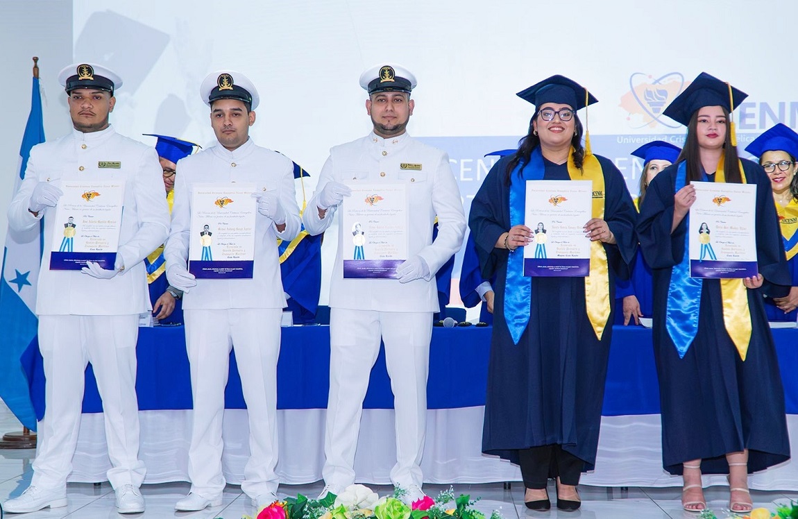 Solemnes actos de graduación de la Centésima octava promoción de la UCENM